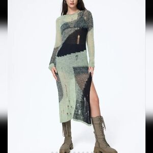 Chic Knit Dress with Abstract Design